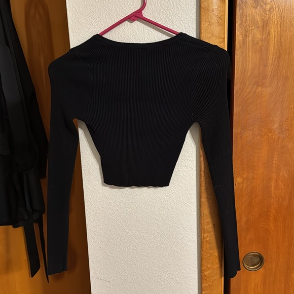 Princess Polly cropped LS - Picture 3 of 3